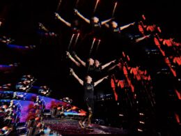 Coldplay celebra a música com show poderoso em São Paulo