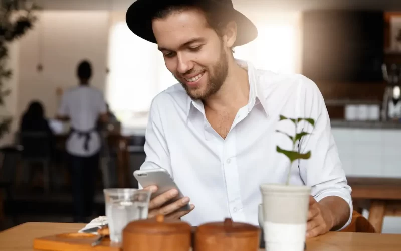 Descubra 5 Apps que Te Lembram de Beber Água